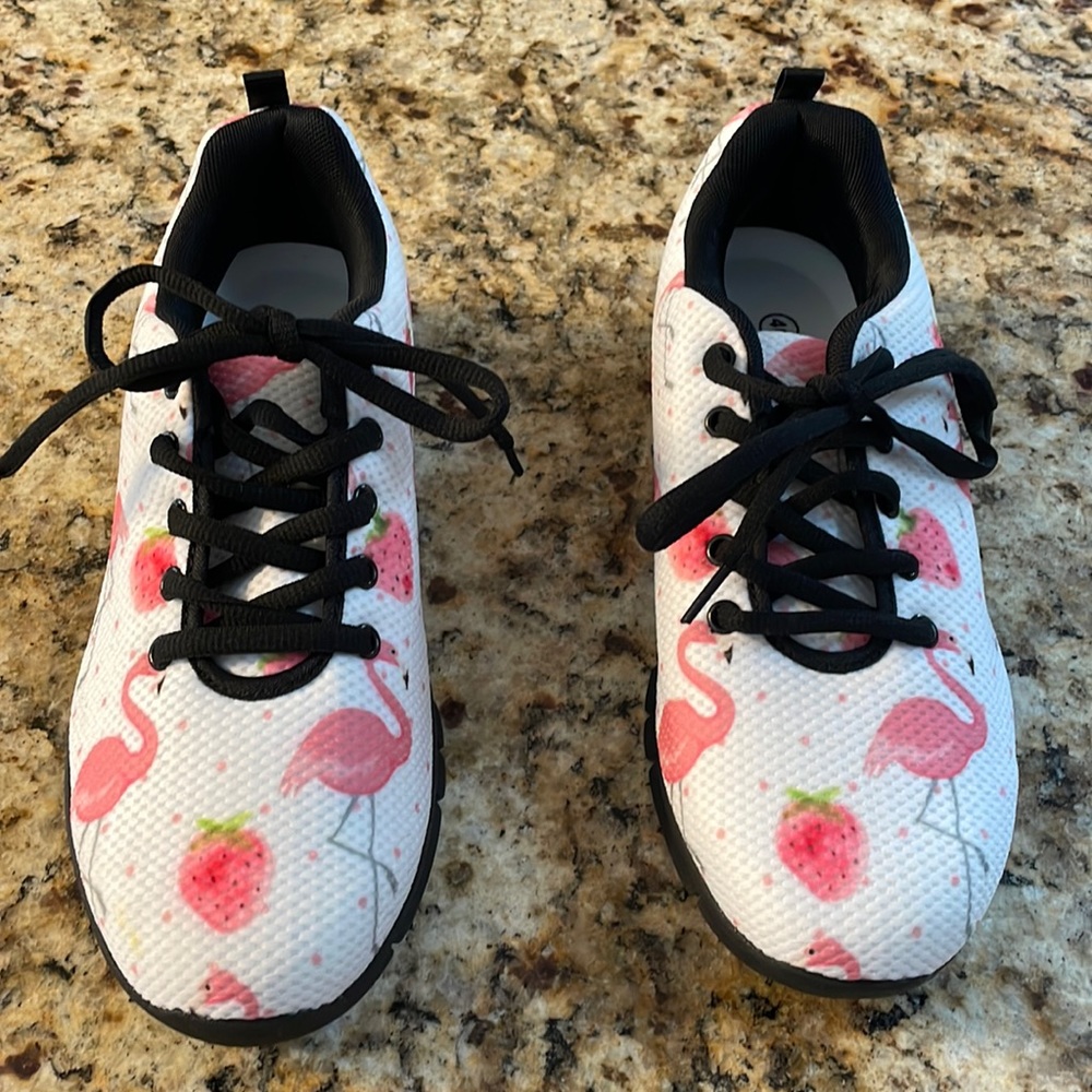 New Flamingo Tennis Shoes Sz 40